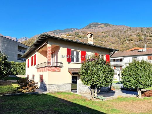 Luxe woning in Monte Carasso, Bellinzona District