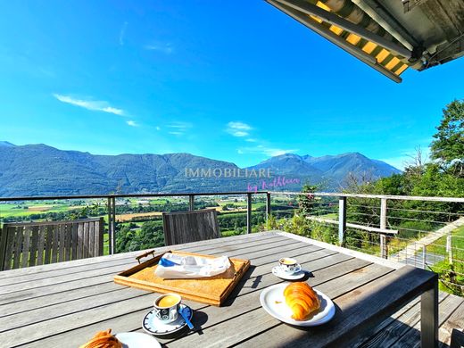 Luxe woning in Gudo, Bellinzona District