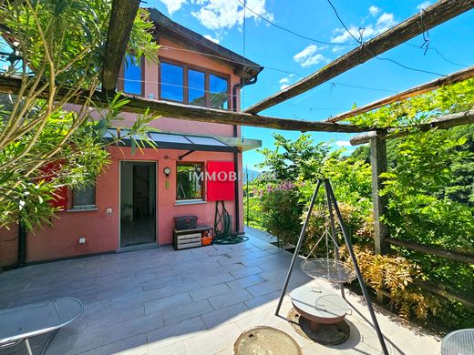 منزل ﻓﻲ Gordola, Locarno District