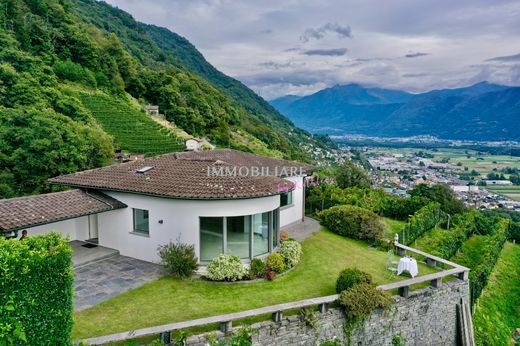 Villa in Gordola, Locarno District