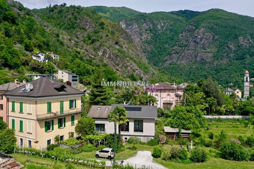 Luxe woning in Tegna, Locarno District