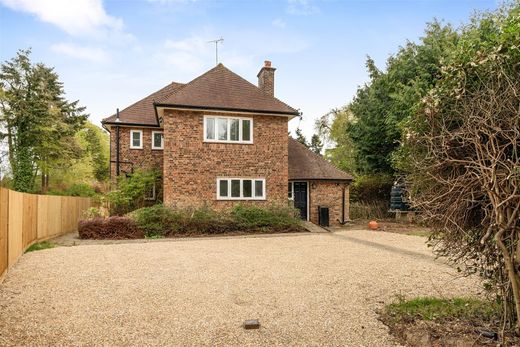 Einfamilienhaus in Walton on the Hill, Surrey