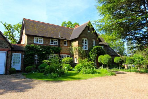 Dom jednorodzinny w Walton on the Hill, Surrey