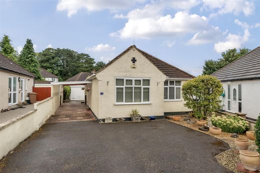 Detached House in Banstead, Surrey