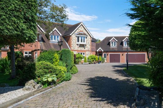 Vrijstaand huis in Kingswood, Surrey