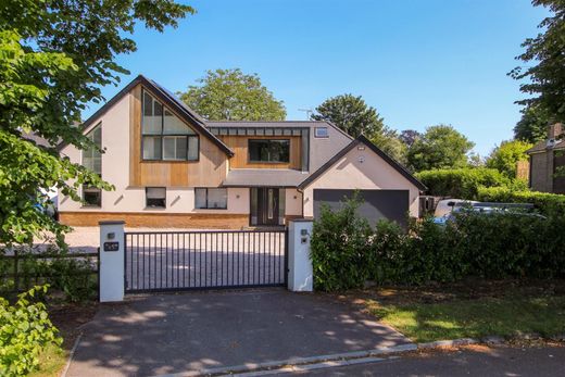 Casa en Kingswood, Surrey