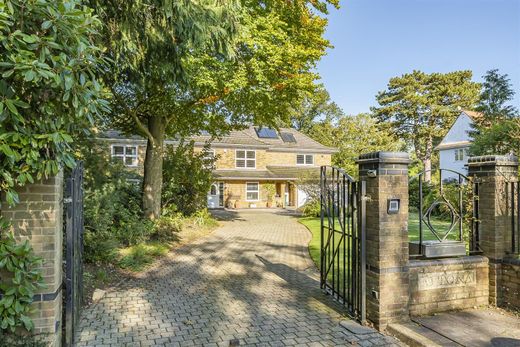 Casa Independente - Walton on the Hill, Surrey