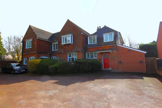 Casa Unifamiliare a Ewell, Surrey