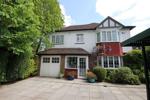 Casa Unifamiliare a Tadworth, Surrey