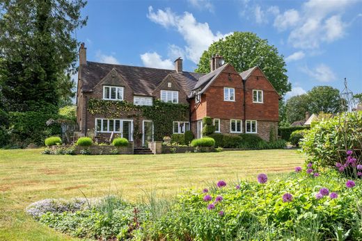 Detached House in Kingswood, Surrey