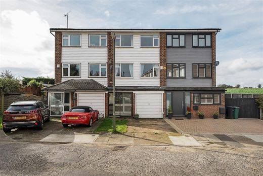 Townhouse - Lower Kingswood, Surrey