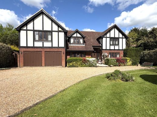 Luxury home in Kingswood, Surrey
