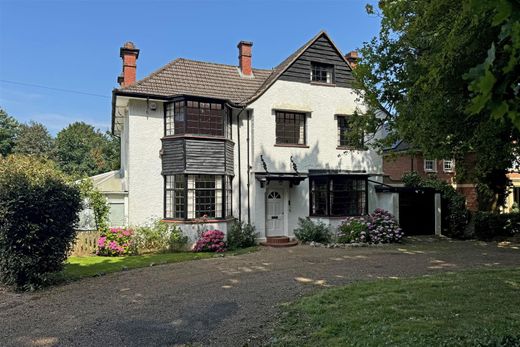 Einfamilienhaus in Coulsdon, Greater London