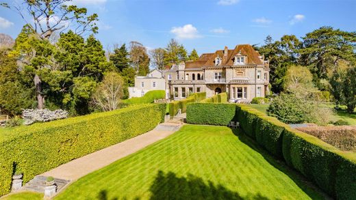 Luxury home in Chipstead, Surrey