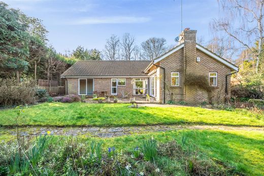 Detached House in Chipstead, Surrey