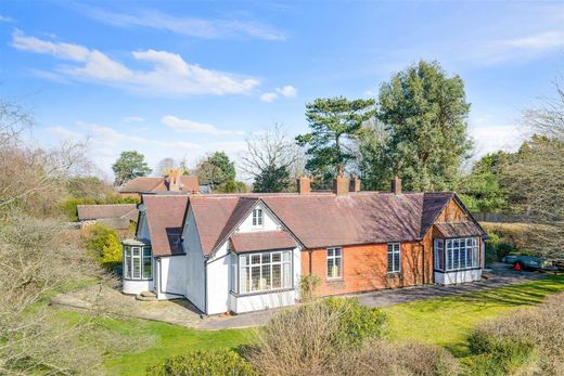 Частный Дом, Lower Kingswood, Surrey