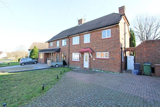 Смежная Вилла, Banstead, Surrey