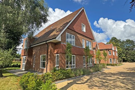 Penthouse in Kingswood, Surrey