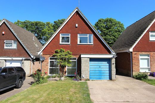 Detached House in Banstead, Surrey