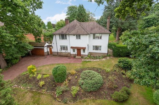 Detached House in Kingswood, Surrey