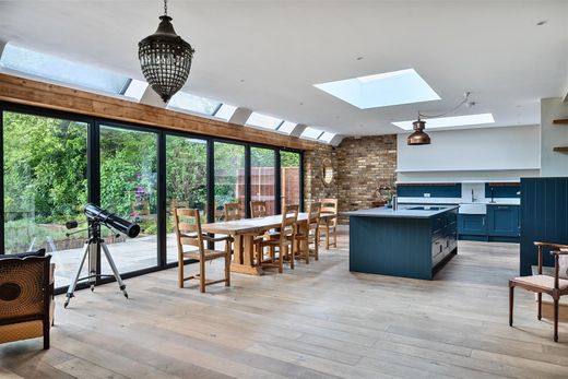 Casa Unifamiliare a Banstead, Surrey