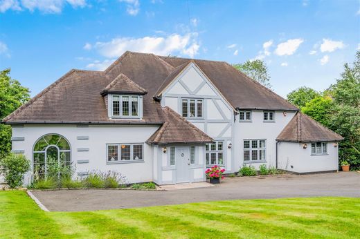 Detached House in Kingswood, Surrey