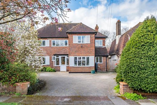 Detached House in Epsom, Surrey