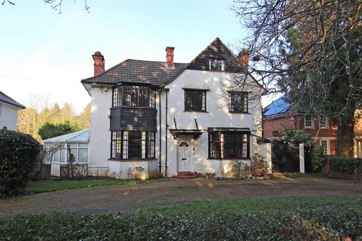Casa Unifamiliare a Chipstead, Surrey