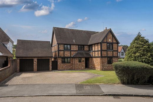 Casa Unifamiliare a Tadworth, Surrey