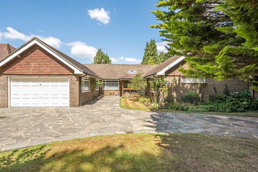 Detached House in Kingswood, Surrey