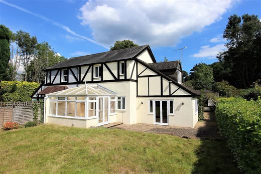 Semidetached House in Kingswood, Surrey