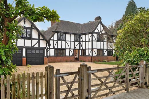 Dom jednorodzinny w Tadworth, Surrey