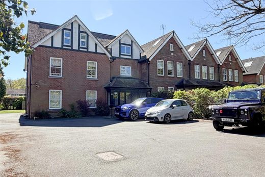 Apartment in Tadworth, Surrey