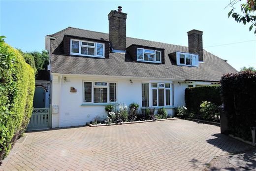 Twee-onder-een-kapwoning in Chipstead, Surrey