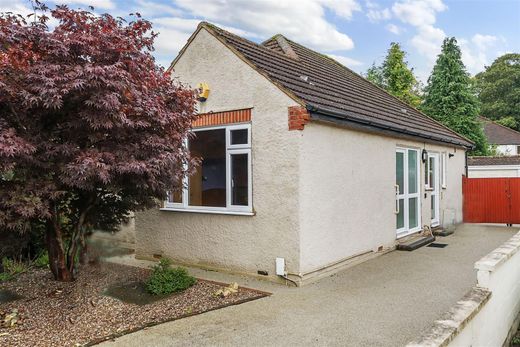 Detached House in Banstead, Surrey