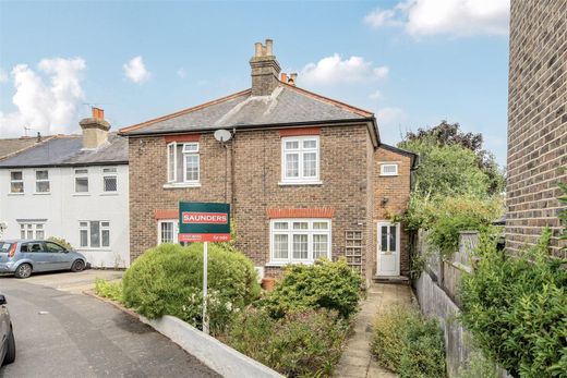 Twee-onder-een-kapwoning in Banstead, Surrey