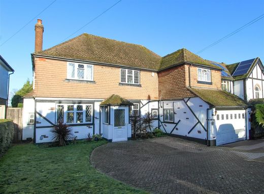 Detached House in Banstead, Surrey