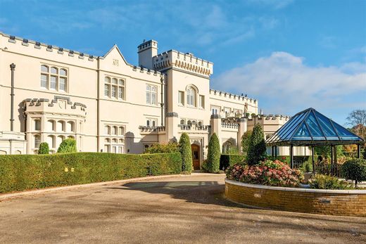 Apartment in Kingswood, Surrey