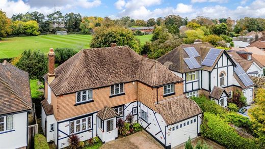 Detached House in Banstead, Surrey