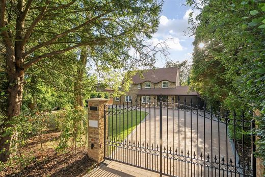 Vrijstaand huis in Lower Kingswood, Surrey