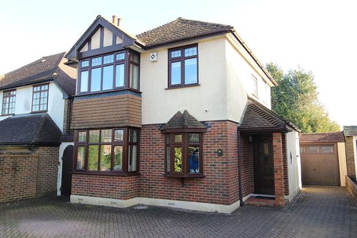 Detached House in Tadworth, Surrey