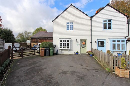 Semidetached House in Banstead, Surrey