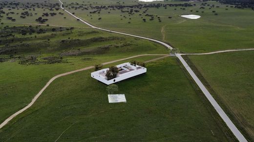 独立式房屋  Mourão, Distrito de Évora