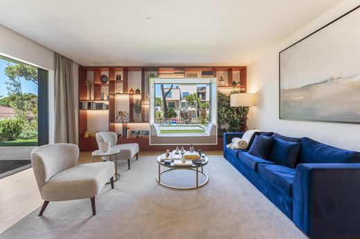 Apartment / Etagenwohnung in Cascais, Lissabon