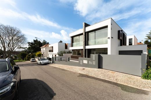 Detached House in Oeiras, Lisbon