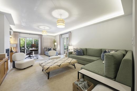 Apartment / Etagenwohnung in Cascais, Lissabon