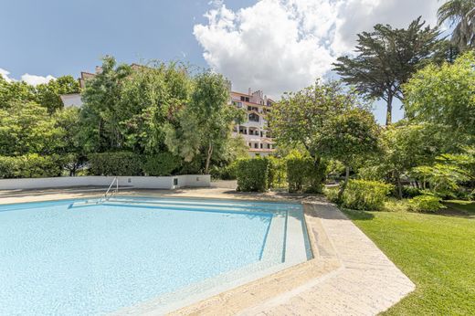 Apartment / Etagenwohnung in Cascais, Lissabon