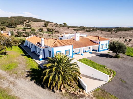 Rural or Farmhouse in Grândola, Distrito de Setúbal