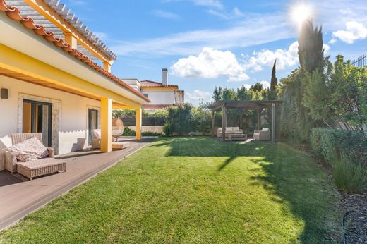 Detached House in Oeiras, Lisbon