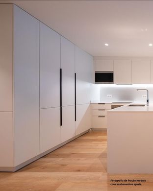 Apartment / Etagenwohnung in Oeiras, Lissabon